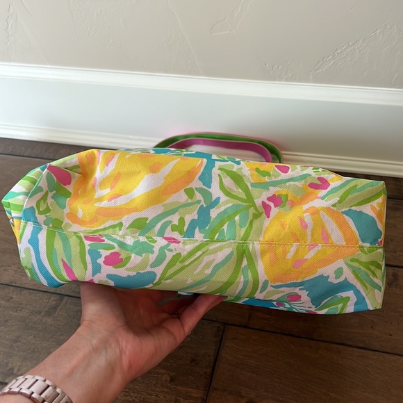 Lilly Pulitzer Bundle of 3 (Tote/Cosmetics/Wristlet) - Picture 15 of 16